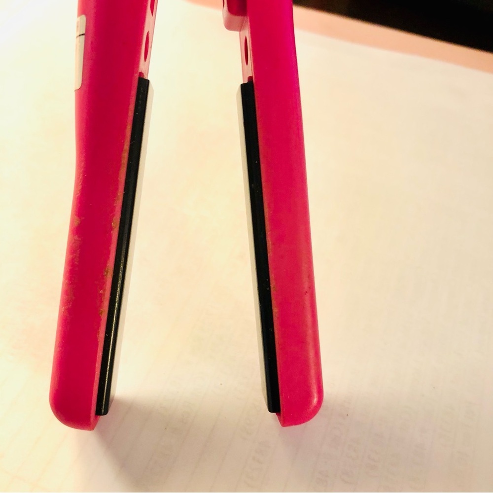 Mini Hot Pink Flat iron Hair Straightener Travel Size - Picture 3 of 4